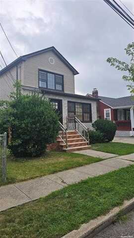 22 S 17 Street, New Hyde Park, NY 11040