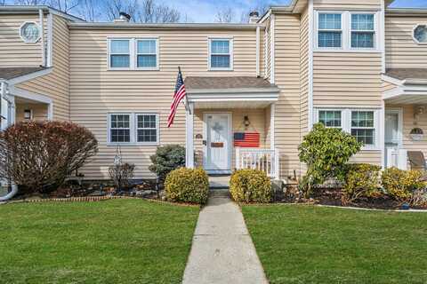 23 Franklin Commons, Yaphank, NY 11980