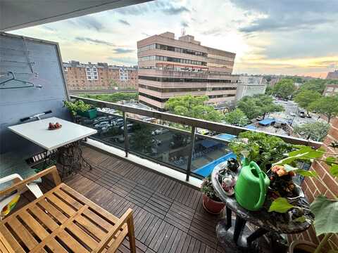 70-25 Yellowstone Boulevard, Forest Hills, NY 11375