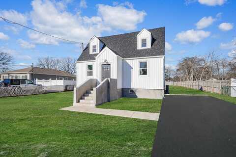 81 Frederick Avenue, Bay Shore, NY 11706