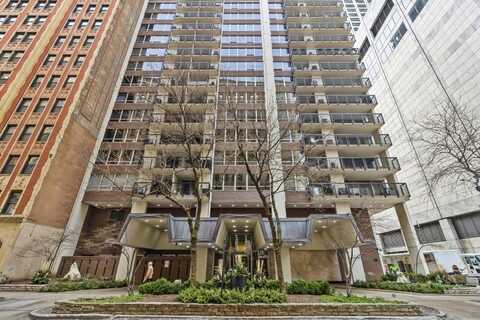 201 E Chestnut Street, Chicago, IL 60611