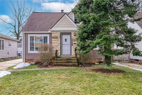 8501 Pinegrove Avenue, Parma, OH 44129