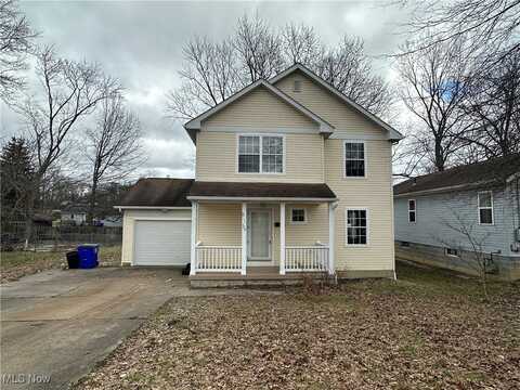 611 1/2 Walton Street, Ravenna, OH 44266