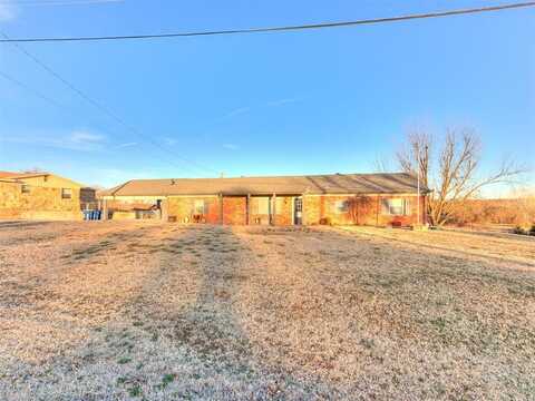 800 Edgewood Drive, Choctaw, OK 73020