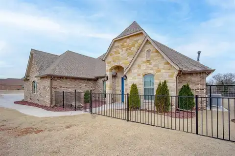 200 Boone Creek Drive, Noble, OK 73068