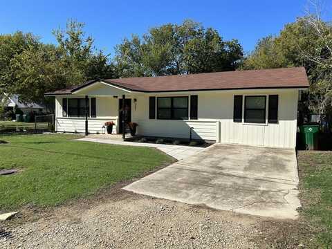 307 E Williams Street, Saint Jo, TX 76265