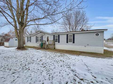 5912 Victoria St, Belleville, MI 48111