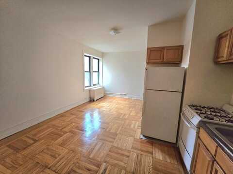 59-13 Woodside Ave, Woodside, NY 11377