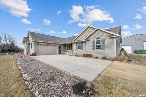 2260 260TH Avenue, De Witt, IA 52742