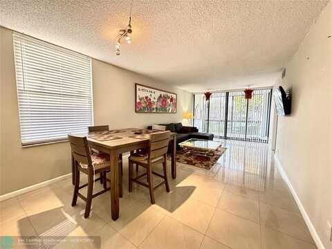 8411 Forest Hills Dr, Coral Springs, FL 33065