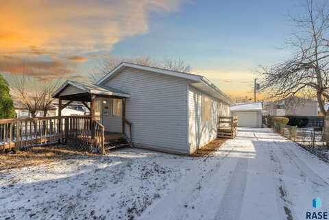 116 S Elmwood Ave, Sioux Falls, SD 57104