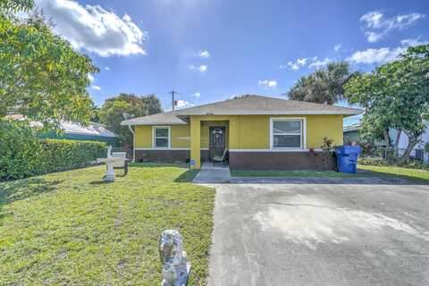 1555 W 17th Street, Riviera Beach, FL 33404