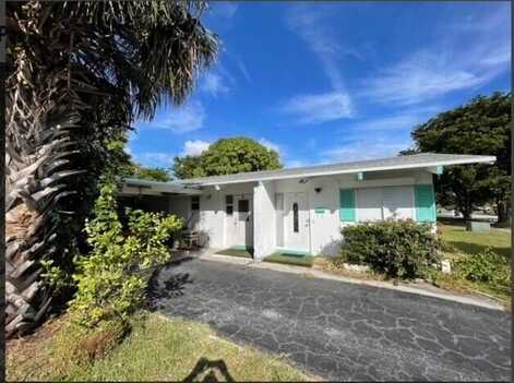 413 Ontario Place, West Palm Beach, FL 33409