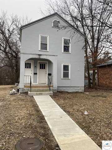 218 W Jefferson St, Clinton, MO 64735