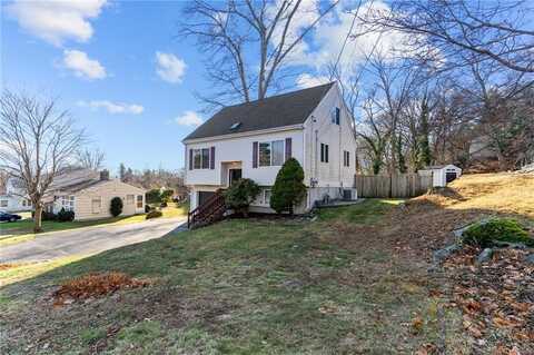 4 Cobble Hill Road, Lincoln, RI 02865