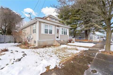 33 Woodhaven Road, Pawtucket, RI 02861