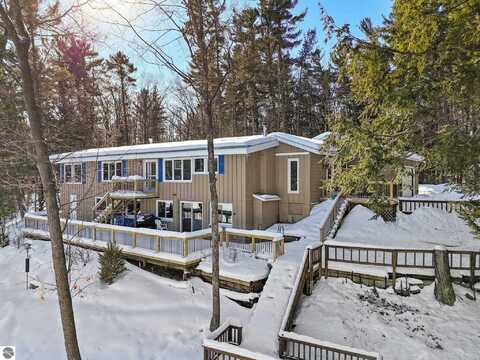 723 Arbutus Trail, Traverse City, MI 49696