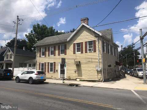 203 W KING STREET, CHAMBERSBURG, PA 17201