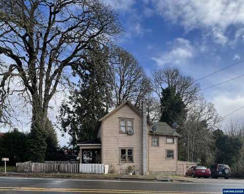 809 S Trade St, Amity, OR 97101