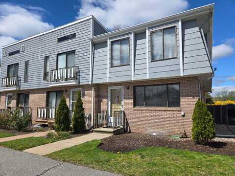 329 Main Street, Hyannis, MA 02601