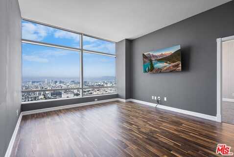 900 W Olympic Blvd, Los Angeles, CA 90015