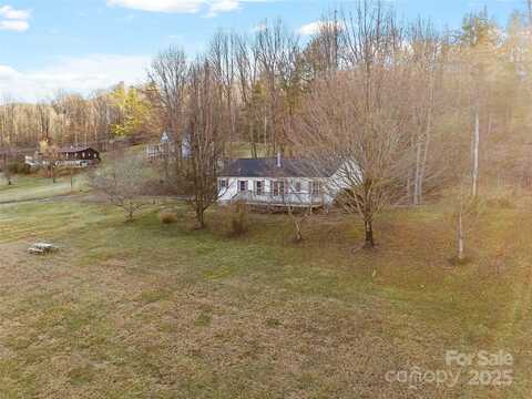 130 Fox Hill Road, Burnsville, NC 28714