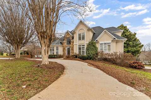308 41st Avenue Place NW, Hickory, NC 28601