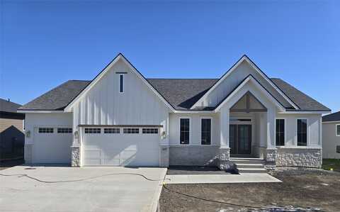 16207 Goodman Drive, Urbandale, IA 50323