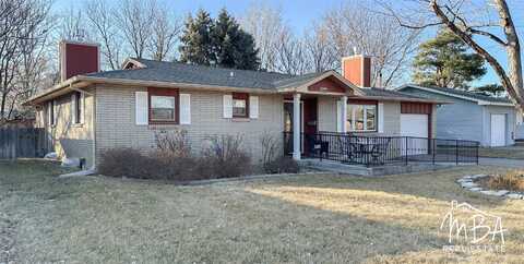 1709 Prairie Park Lane, Garden City, KS 67846