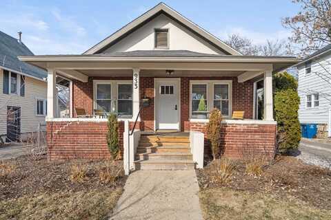 933 Woodlawn Avenue, Ann Arbor, MI 48104