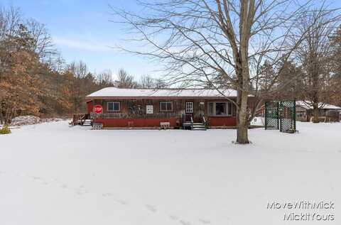 5924 Oak Avenue, Newaygo, MI 49337