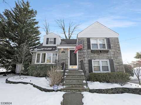 458 Greenway Dr, Leonia, NJ 07605