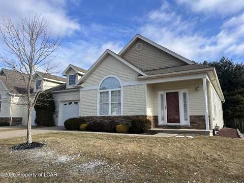 12 Willow Way, Dallas, PA 18612