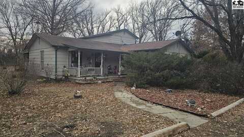 24505 S Lakeside Ave, Pretty Prairie, KS 67570