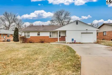 303 W 29th Ave, Hutchinson, KS 67502