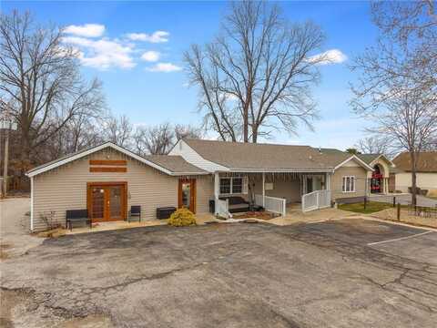 16716 E Us 40 Highway, Independence, MO 64055