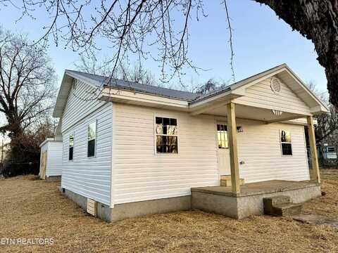 412 White Oak Ave, Newport, TN 37821