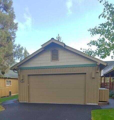 4613 Marsh Hawk Drive, Klamath Falls, OR 97601