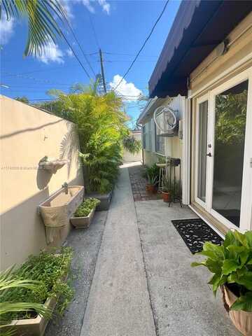 3373 W 14th Ct, Hialeah, FL 33012