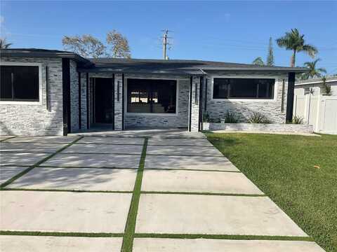 39 SE 7th St, Dania Beach, FL 33004