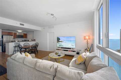 300 S Biscayne Blvd, Miami, FL 33131