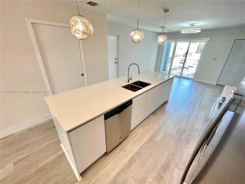 2535 NE 193rd St, Miami, FL 33180