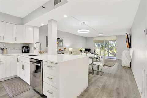 4570 NW 18th Ave, Deerfield Beach, FL 33064