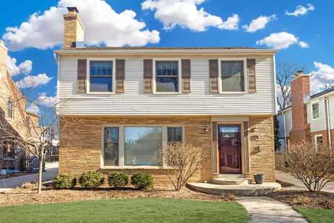 4808 N Woodburn St, Whitefish Bay, WI 53217