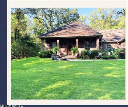 10225 Dry Grove Road, Raymond, MS 39154