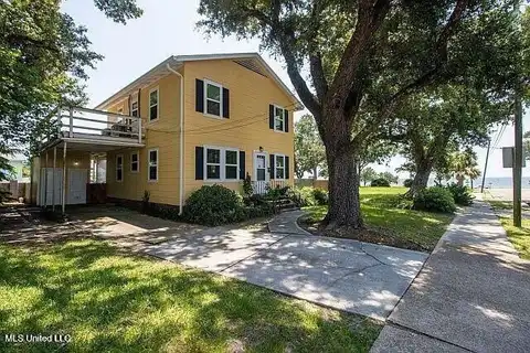 118 St Peter Street, Biloxi, MS 39530