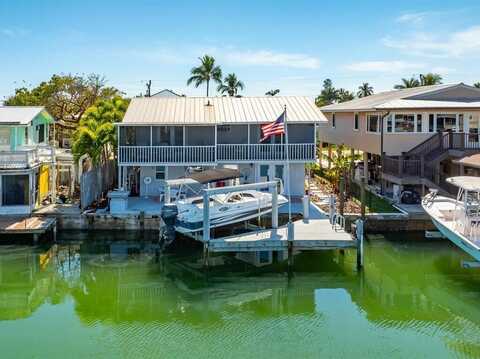 565 COCONUT Avenue W, Goodland, FL 34140