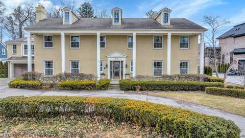 56 Oxford, Grosse Pointe Shores, MI 48236