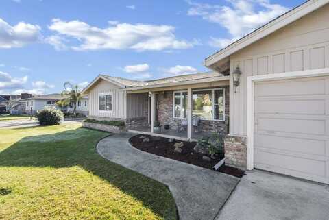 825 7th ST, HOLLISTER, CA 95023