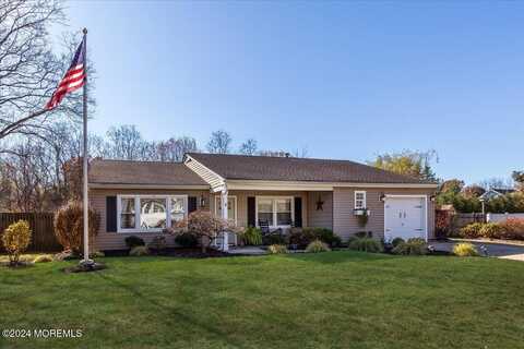 3 Mcqueen Boulevard, Farmingdale, NJ 07727